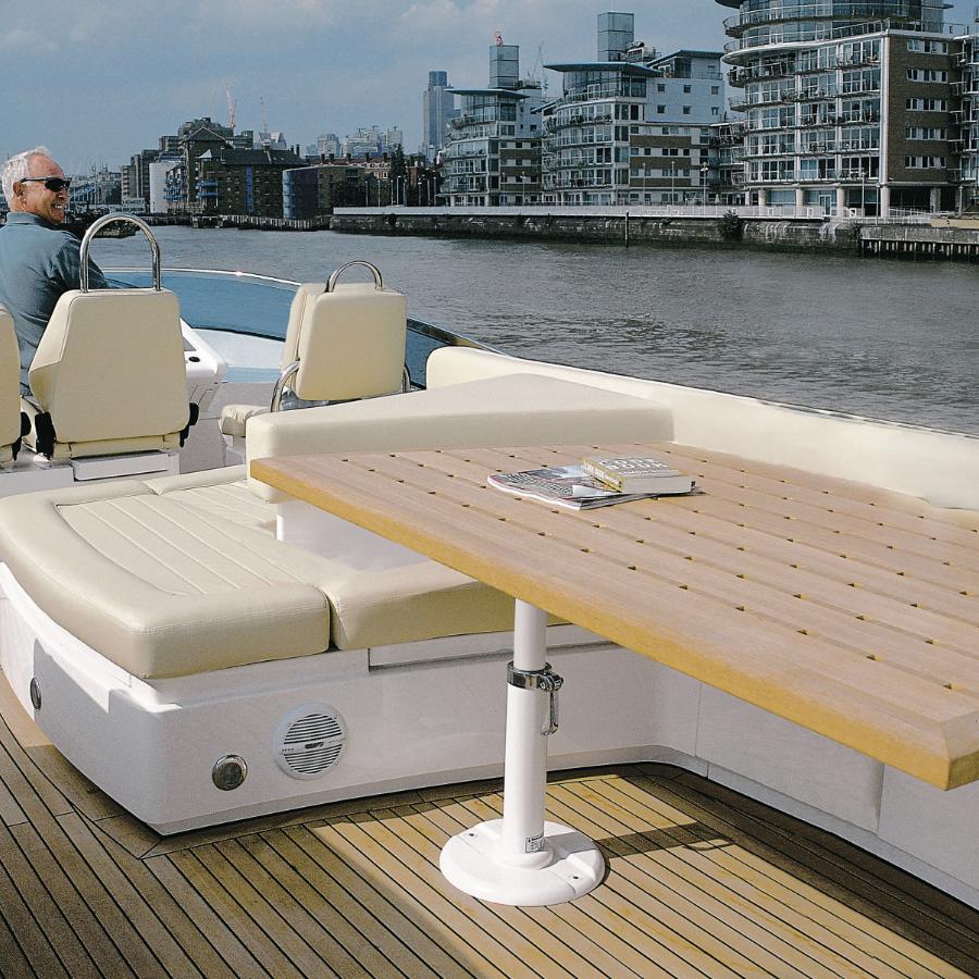 Tavolo su imbarcazione da diporto con base T 240 MG