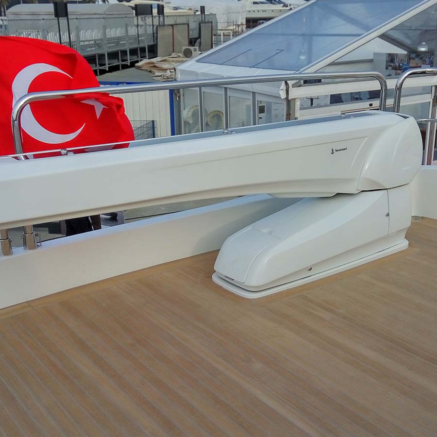  Besenzoni Gru per yacht installabile sul flybridge G409 dettaglio della base lateramente 
