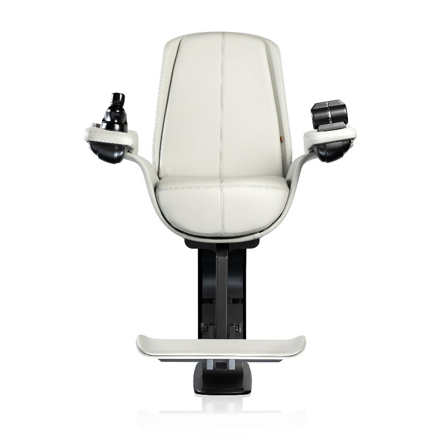 vista frontale della poltrona per barca con piede elettrico